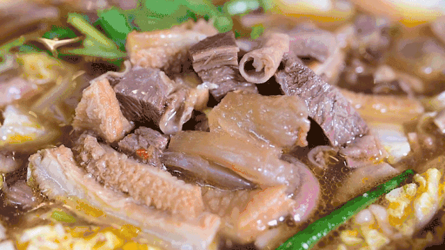 免预约,春节可用【万达广场&牪犇·潮汕鲜牛肉火锅】薅羊毛~仅68元/118元享超值套餐:牛骨锅底+吊龙+牛百叶+贡丸+蟹肉棒+特色本地鸡+牛杂拼盘+牛肉丸……还有超多可口素菜,等你来袭 ~