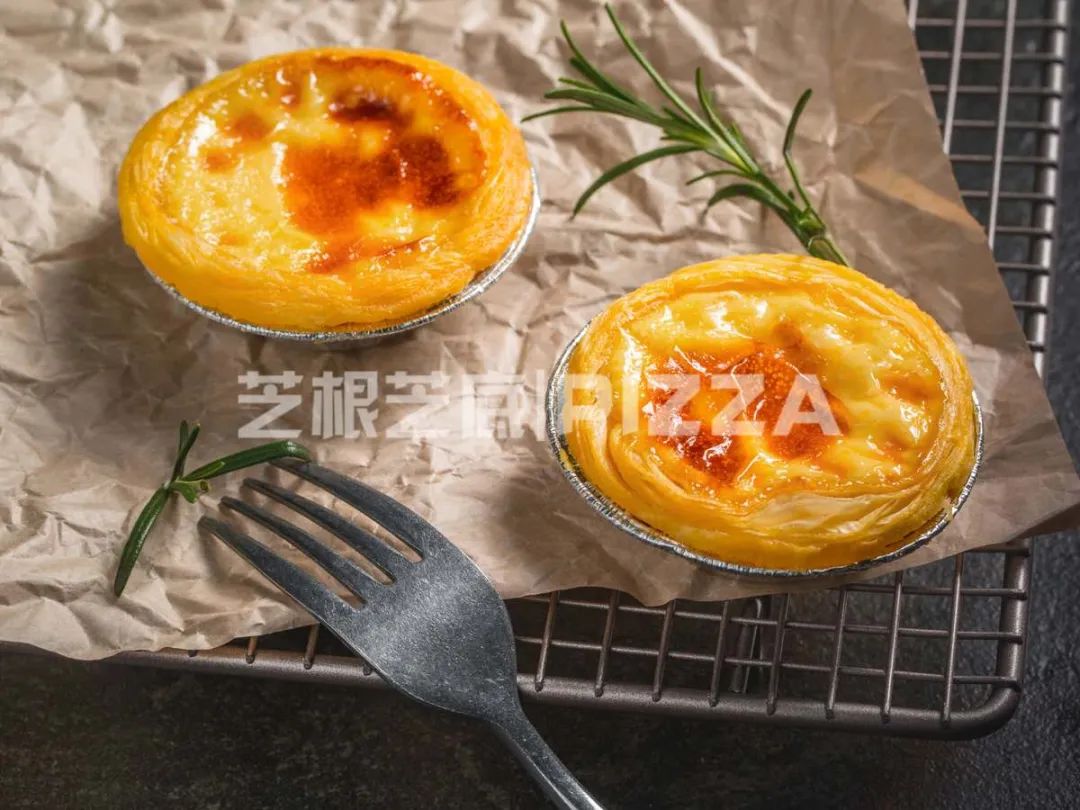 【18店通用·无需预约】49.9元享门市价108元【芝根芝底pizza】双人餐,9英寸比萨八选一(✔夏威夷比萨✔罗勒海鲜比萨✔岩烧牛肉比萨✔精选芝士比萨✔南美多肉比萨✔奥尔良烤鸡比萨✔经典培根比萨✔黄桃水果比萨)+小吃五选二(✔鳕鱼排✔鸡块4个✔台式肉肠1根✔英伦薯条✔葡式蛋挞)+原味奶茶/可乐两杯…畅快吃,决不让胃服输!