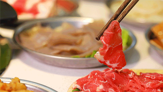 【三店通用|无需预约·平安夜元旦通用·2020年终温暖·全商场店丨颜路边摊火锅】【品牌大众点评2020杭州必吃榜】99元抢门市价303元3人豪华套餐!✔特级肥牛✔双椒牛肉✔活杀牛蛙✔养生乌鸡卷✔鲜虾滑✔龙虾球✔脆骨波波肠✔蟹肉棒......占据杭城多个榜单,时下网红店铺!