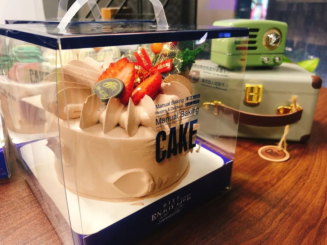 【40家通用·丹比圣诞蛋糕】圣诞来袭,品尝源自源于丹麦、比利时的纯正欧洲风味的艺术蛋糕。仅需29.9元尊享【小五寸淡奶油圣诞小蛋糕三选一】圣诞雪人草莓蛋糕/巧克力圣诞树蛋糕/圣诞老人萌脸蛋糕 。今冬过一个不一样的圣诞,送自己一份甜甜的礼物~~~