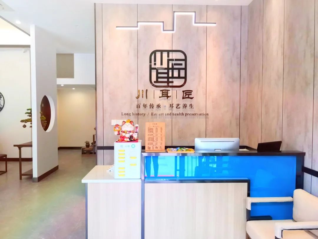 【龙湖北城天街•精致下午茶】现仅139元享【龙湖北城天街春日下午茶套餐】UME电影票2张+Tomomato明星咖啡一杯+星卡里奶茶系列任选一杯+可美萃冰淇淋创意杯一杯+月枫堂可颂4颗+川耳匠采耳套餐/美丽田园手部护理!春日的午后,当然不容错过每一刻!甜点+饮品,看完电影做护理,充实又美好的时光呀,就在龙湖北城天街~~