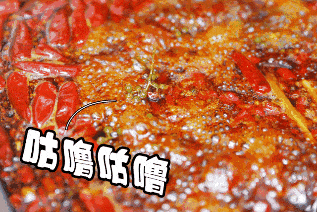 【无需预约|瓜娃子串说】没有一顿串串解决不了的事~地道的成都味~98元即可享门市价142元【双人自助套餐】,自助串串、指定盘菜任意吃, 饮料酒水畅饮,可带两名一米一以下儿童随意吃……