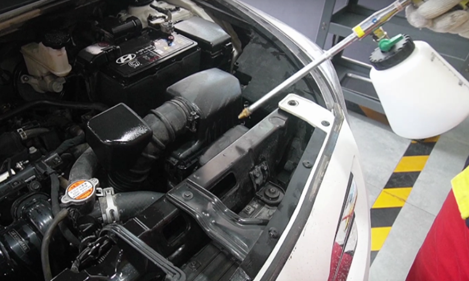【9店通用|百顺养车·无需预约】养护检查一步到位!9.9元抢价值90元超值养护套餐!有效期至2021年12月31日!5大项目:1、节气门积碳清洗1次/车内机舱清洗 2、全车21项安全检查 3、全年胎压充气 4、全年吹机舱 5、全年不限次0度玻璃水添加!