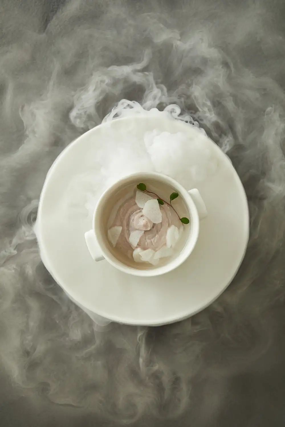 创意点心拼——香浓荔茸羹 12.jpg 藏匿于『西溪里的禅意餐厅』坐拥国家5A级景区的餐厅!仅需368元即可享受门市价1006元『西悦餐厅』双人套餐⇒✔老底子松板酥肉✔沙茶金枪鲜鱿鱼✔鹿茸菌爆蒜香肉✔红桂花汁浸秋韵✔陈年普洱海螺汤✔鸡肉豆腐扣干鲍✔龙虾汤手工拉面✔香脆杏仁饼……仪式感和美味并存,必打卡!