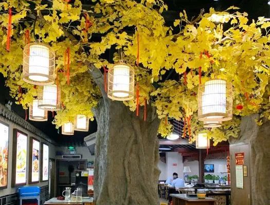 【24年全国连锁品牌 | 地道川菜·连锁品牌 | 核心商圈】足不出杭感受川菜的魅力!138元抢门市价346元【巴国布衣】超值3-4人餐!坛酸菜鱼、老成都樟茶鸭、锅盔盐煎肉、布衣雪峰笋……