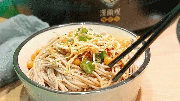【应广大美食家的需求,再加推一波 | 周中无需预约,周末需提前一天预约】风靡沪上的「溪雨观酸菜鱼」精致手工酸菜鱼来了!【大华虎城店】仅108元抢特惠4人餐,酸菜鱼/青花椒鱼3斤+三黄鸡+鸡丝荞面···凭借一条鱼,圈粉无数,堪称酸菜鱼界的扛把子!