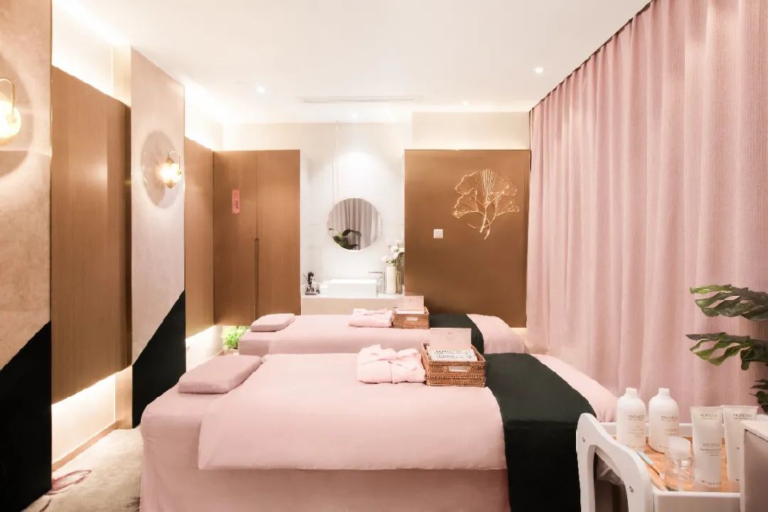 【四店通用·妈咪一生】做精致仙女从这里开始!29.9元享【妈咪一生】超值护理套餐,面部护理/十字肩颈舒缓御养/德国V8局部瘦身塑形3种套餐任选其2,来这里找到属于你的美丽吧!