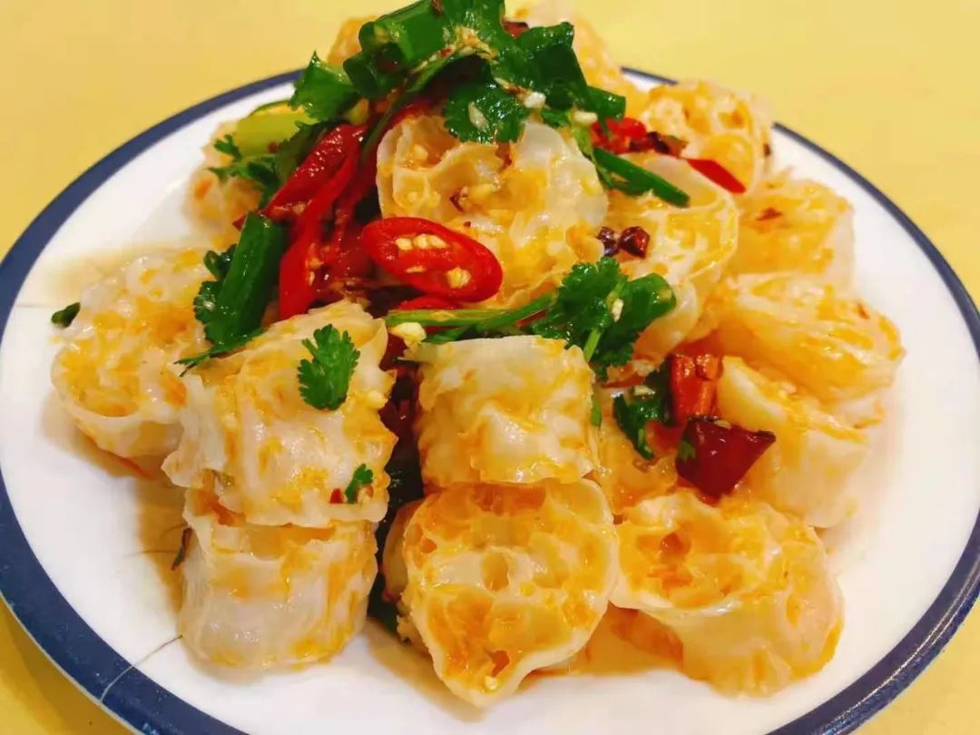 【窑阿婆民间坑烤·三店通用】特色美食,风味十足!土窑美味限时钜惠,仅99元抢门市价286元超值套餐:大鹅一只(约6斤),鸡手一份,麻辣鸡肝, 麻婆面筋,土豆2个,地瓜2个,自制皮冻...超多菜品,吃到扶墙!