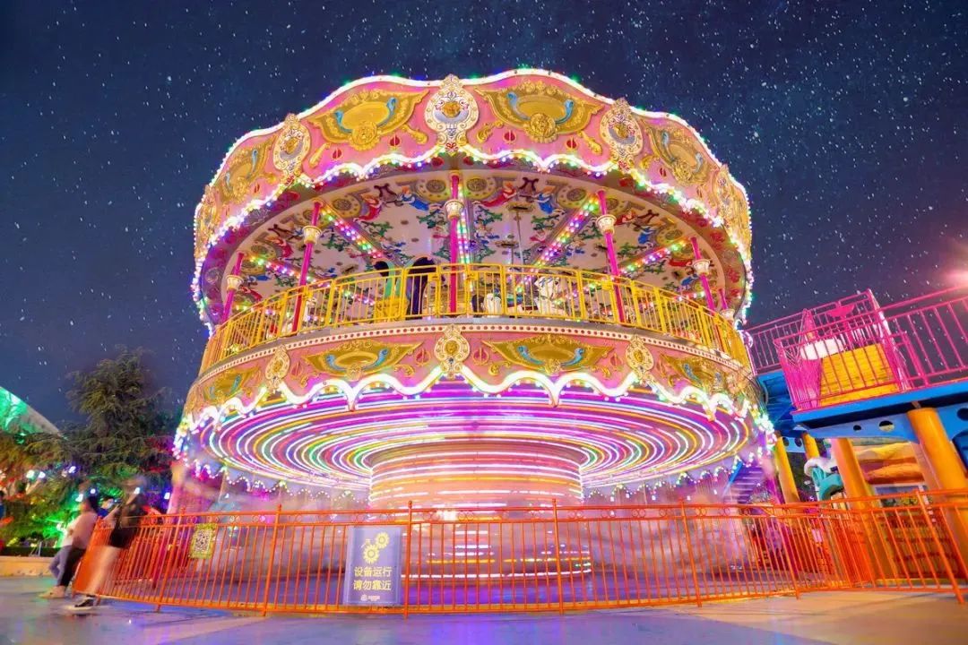 【春节假期出游推荐·天津方特欢乐世界】天津方特夜场电子票195元,指定日期出行,提前1天预定!城堡极光秀来袭,新春限定的视觉盛宴