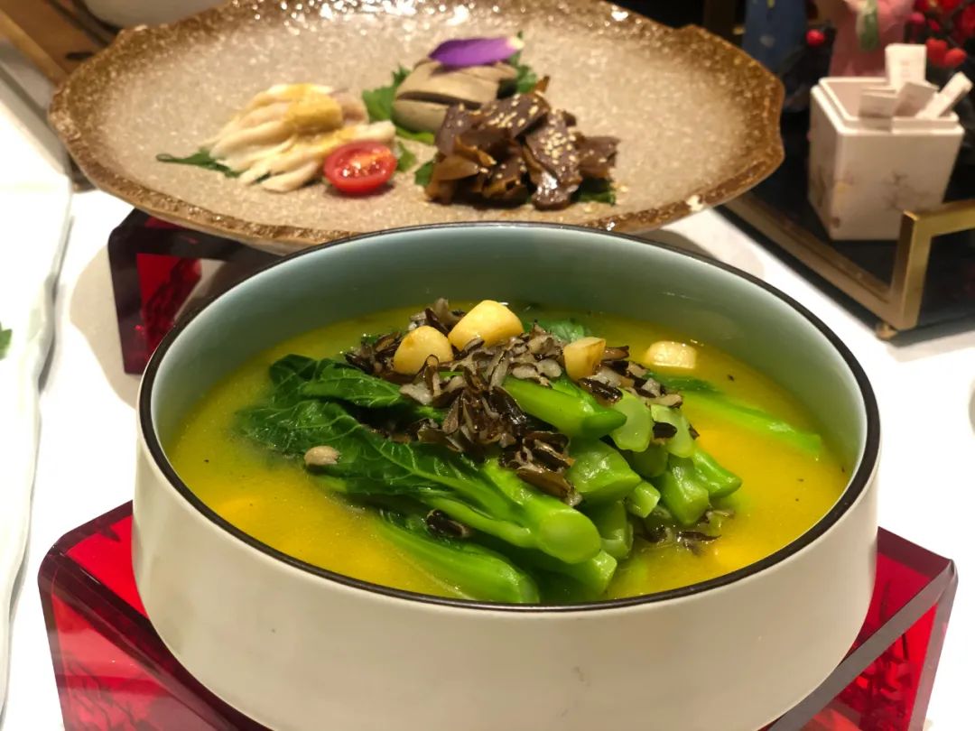 【两店通用|全聚德|无需预约】中华老字号!仅199元享门市价406元【全聚德】国宴大菜! 吃地道北京烤鸭,就选全聚德!饕餮盛宴等你来!
