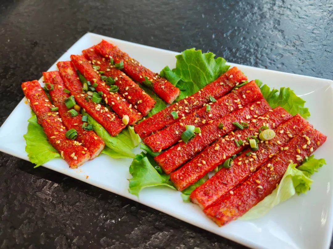 网红纸包鱼 辣爆花甲1份 烤羊肉串5串 烤肉筋5串 烤蟹肉1份 酸辣鱼皮1