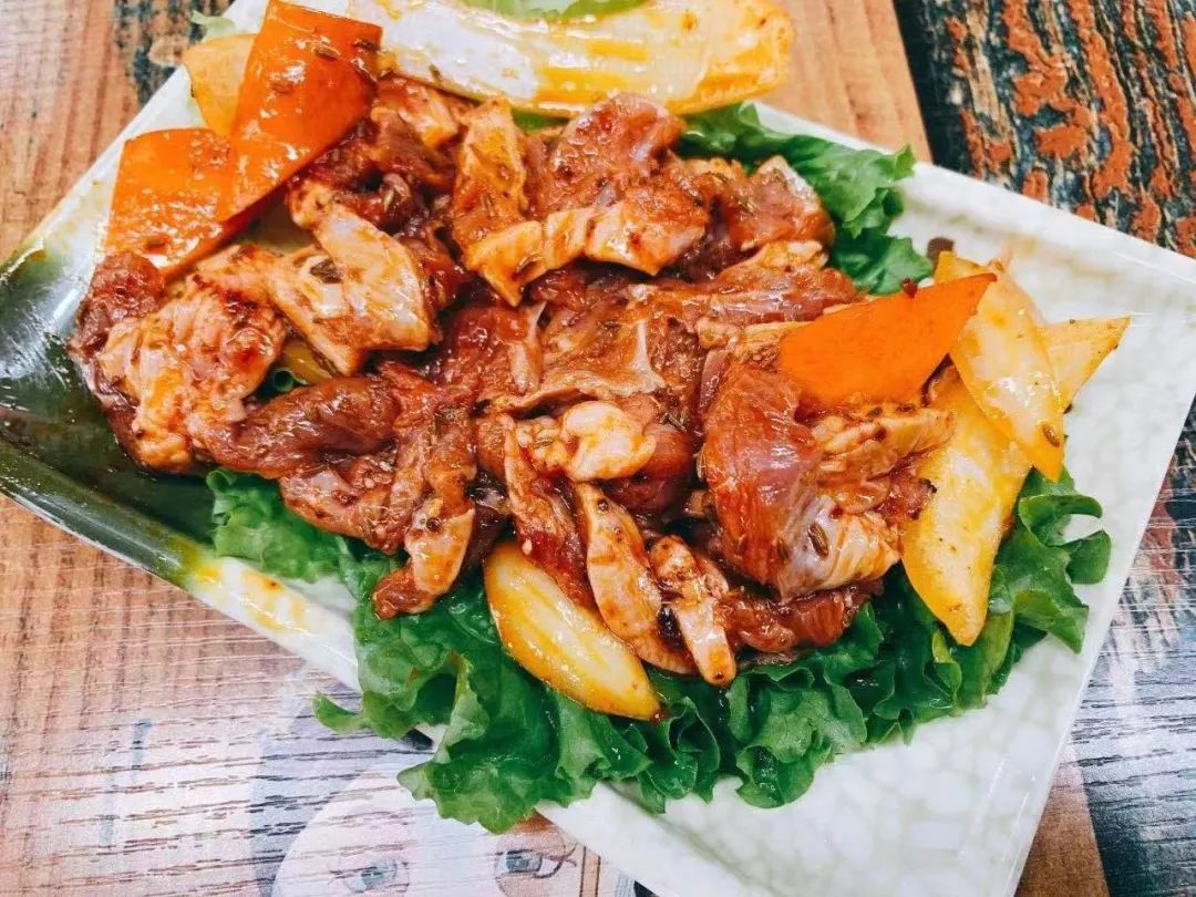 【净月区.伟峰东域附近.牛一锅烤肉】极品烤肉,仅58元抢购194元的双人套餐,享受沉浸式烤肉的快乐!