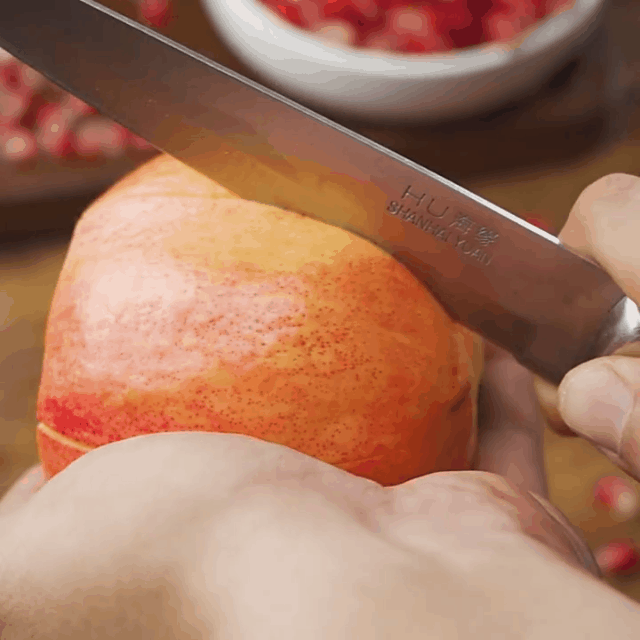 西邻古都西安,东接渭南,石榴基地就在这里 这里阳光充足,降水量丰富