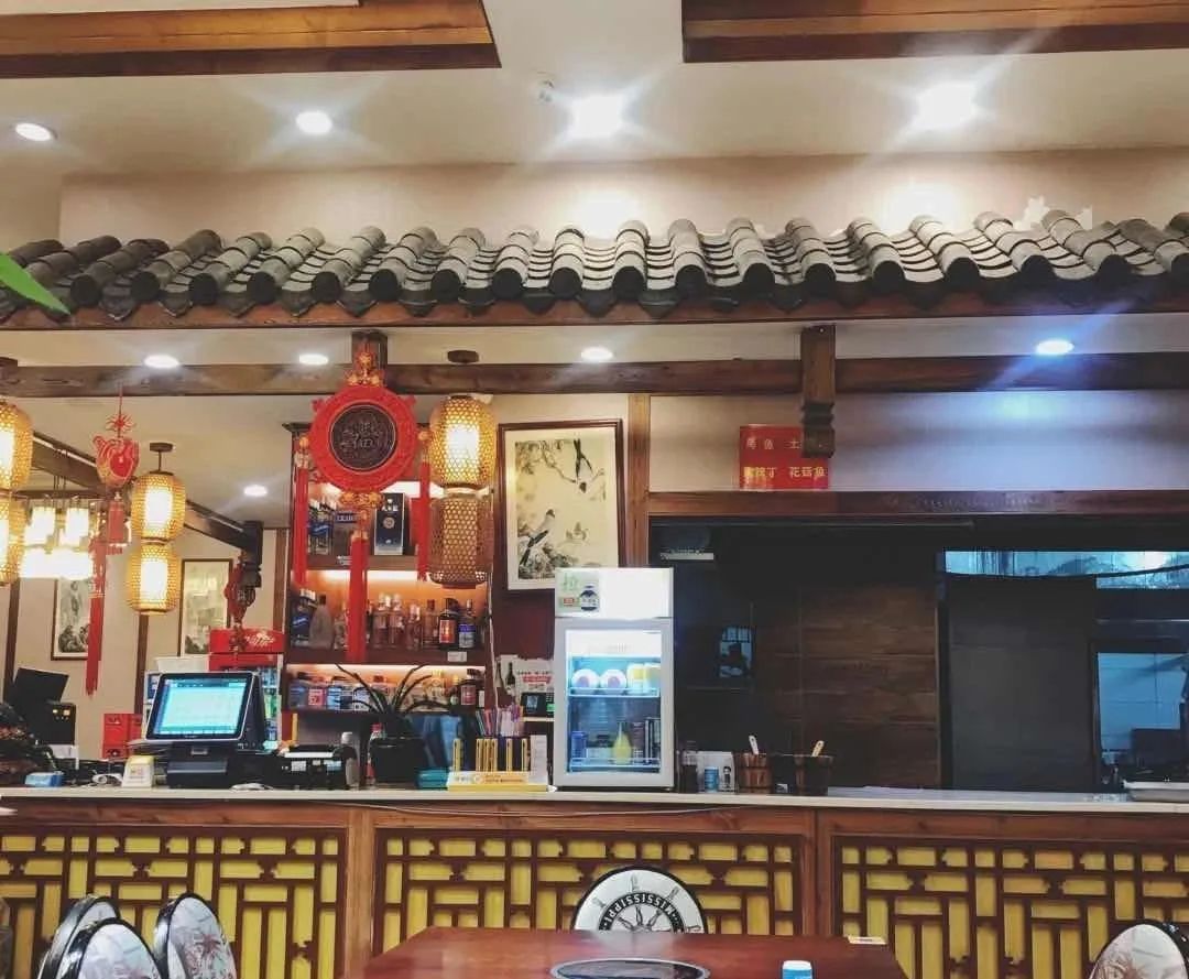 【黄泥磅】中国太平洋承保菜品,特殊时期也要吃得放心吃得安心!现299元/499元抢【佳俭诚厨8-9人套餐】,功夫黄牛肉 、特色馋嘴蛙、糯米香酥鸭、江津尖椒鸡、粉蒸笼上笼、椒麻乌鱼花等聚餐硬菜应有尽有....地道江湖菜道道都是精品,年底聚餐、春节团圆首选ta!