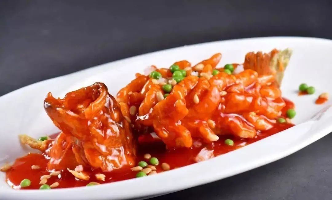 【中信广场地铁直达 节假日通用】 1688在上海来小花园吃豪华年夜饭!仅798元抢【小花园餐厅】平日优惠套餐:黄油焗青龙+松子鲈鱼+手抓牛大骨+蒜香蒸鲍鱼(10只)+黄山土鸡汤等16道餐品~ (请于2021年2月7日之前使用!)1688元抢【年夜饭套餐】:青龙+至尊佛跳墙+牛气冲天+羊肉煲+虾仔大海参+清蒸老虎斑等24道餐品(请于2021年2月14日之前使用!)