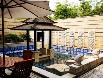 【单次温泉不到91元·无需预约】现价188元/999元抢购【贝迪温泉温泉套餐】,单人温泉+自助美味,11次温泉泡到舒心,品质温泉在贝迪颐园,室外泡汤池、鱼疗、冲浪,冬天也能尽兴玩水,还有水果、自助饮料。这个冬天天就来贝迪颐园,感受温泉冲浪的魅力,谁说养生不能跟玩耍一起~