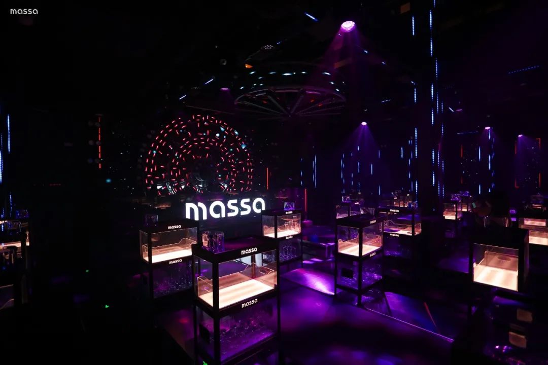 周末节假日通用!【Clubmassa·南京1912街区】诺亚方舟娱乐公司旗下潮炫酒吧!29.9元购门市价900元啤酒套餐。雪花啤酒10瓶+中份果盘...