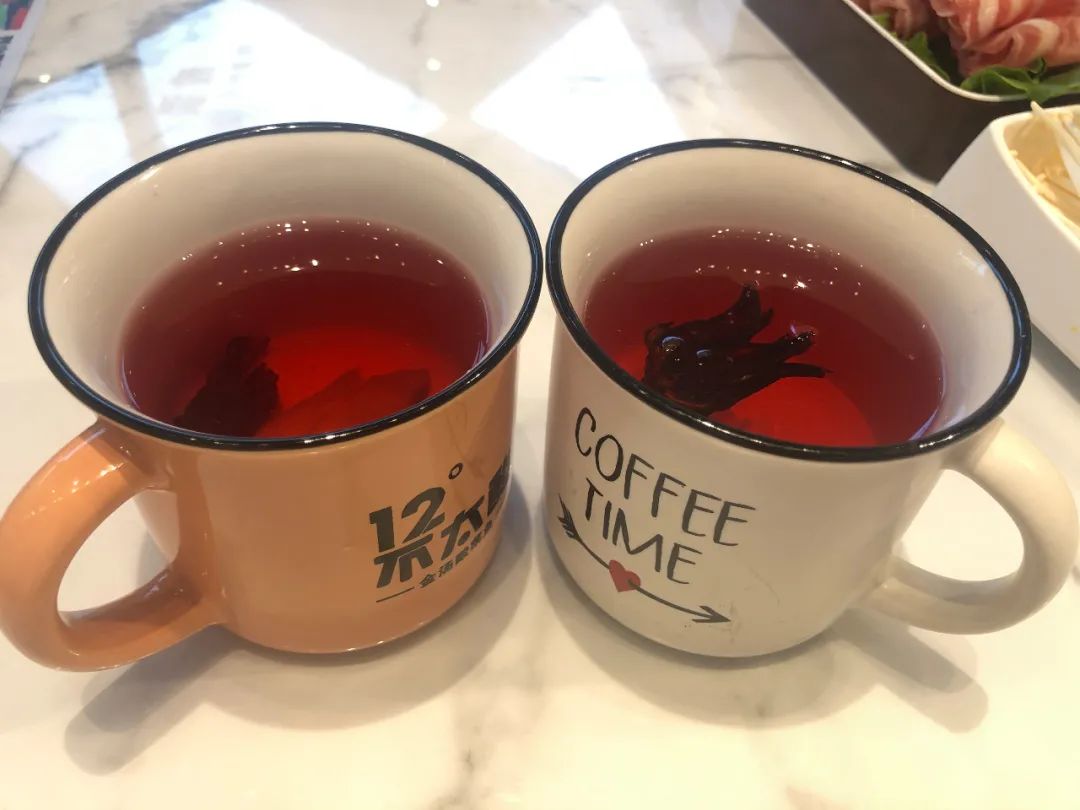 【无需预约•清明节假期周末通用•地铁直达梦时代国际广场•12°不太酸酸菜鱼】49元抢门市价122元超值双人餐,69元抢门市价202元豪华双人餐!烈火金汤酸菜鱼/烈火红汤酸菜鱼(鲈鱼)、肥牛卷、鹌鹑蛋、腐竹、金针菇、蔬菜沙拉……征服干饭人,只需一盆酸菜鱼!