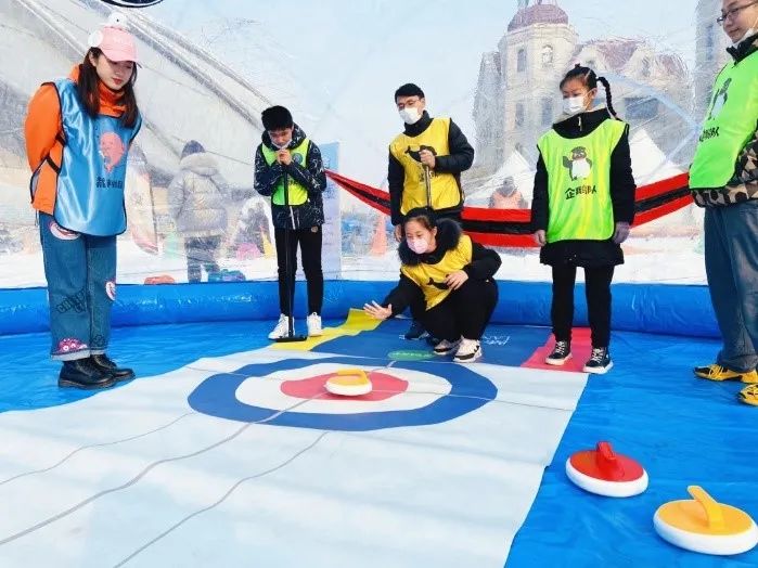 【无需预约~天津人家门口的滑雪场】仅99元抢门市价120元的【冰雪节套餐】天津海昌极地海洋公园滑雪场场内8大滑雪项目通玩(极地动物大合集、七彩雪道、疯狂飞碟、超级碗、阿里巴巴大探宝、迷你摩托、雪地飞车、平衡车)等~【天津海昌极地冰雪节 ,承包剩余冬天里的欢乐与惊喜 ,生活中感受不到的欢声笑语 ,极地冰雪节给你!】周末节假日通用不加价