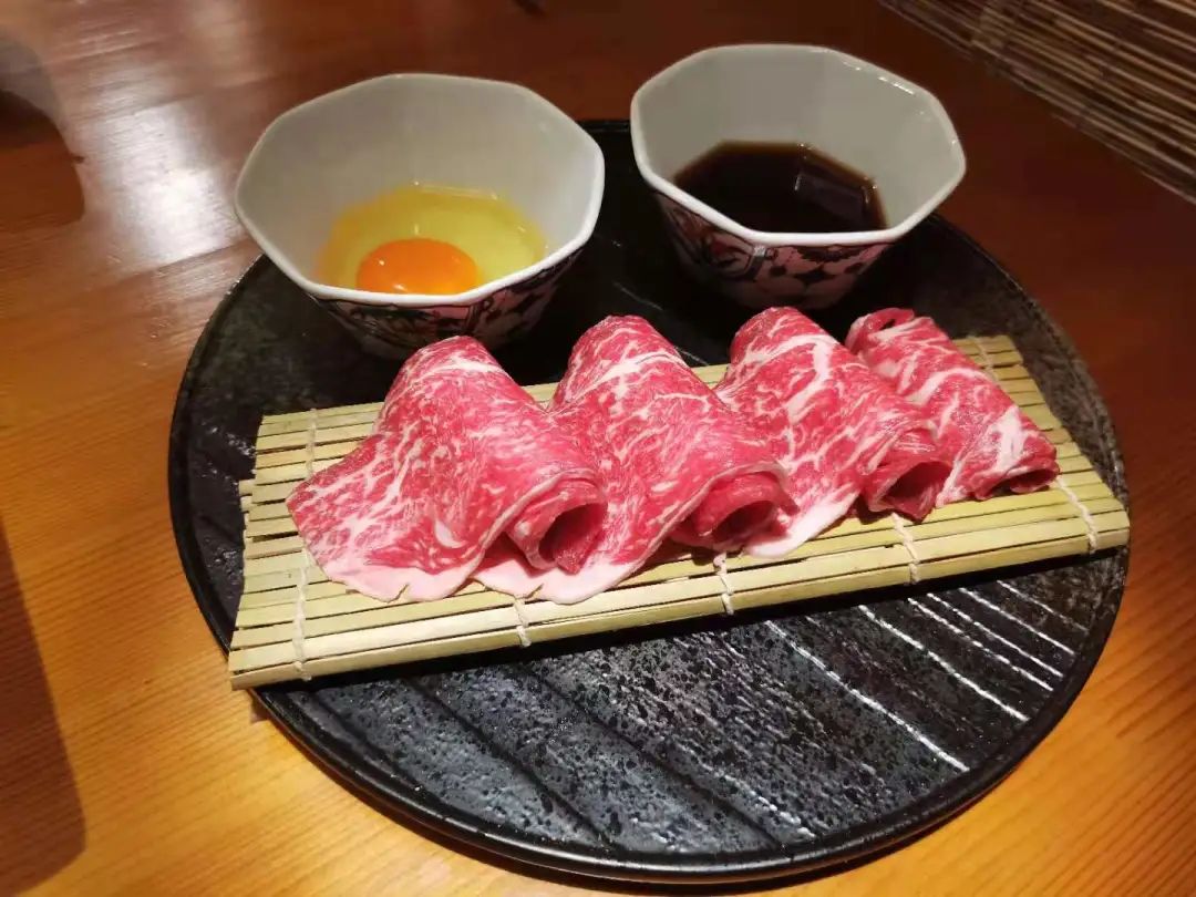 【茶园悦地购物中心】秒穿日本,享精致日式美味~138元抢【吉鬼烧肉】吉鬼牛五花+吉鬼M9保乐肩寿喜烧+酱烧鸡腿肉+中华海草+辣泡菜...