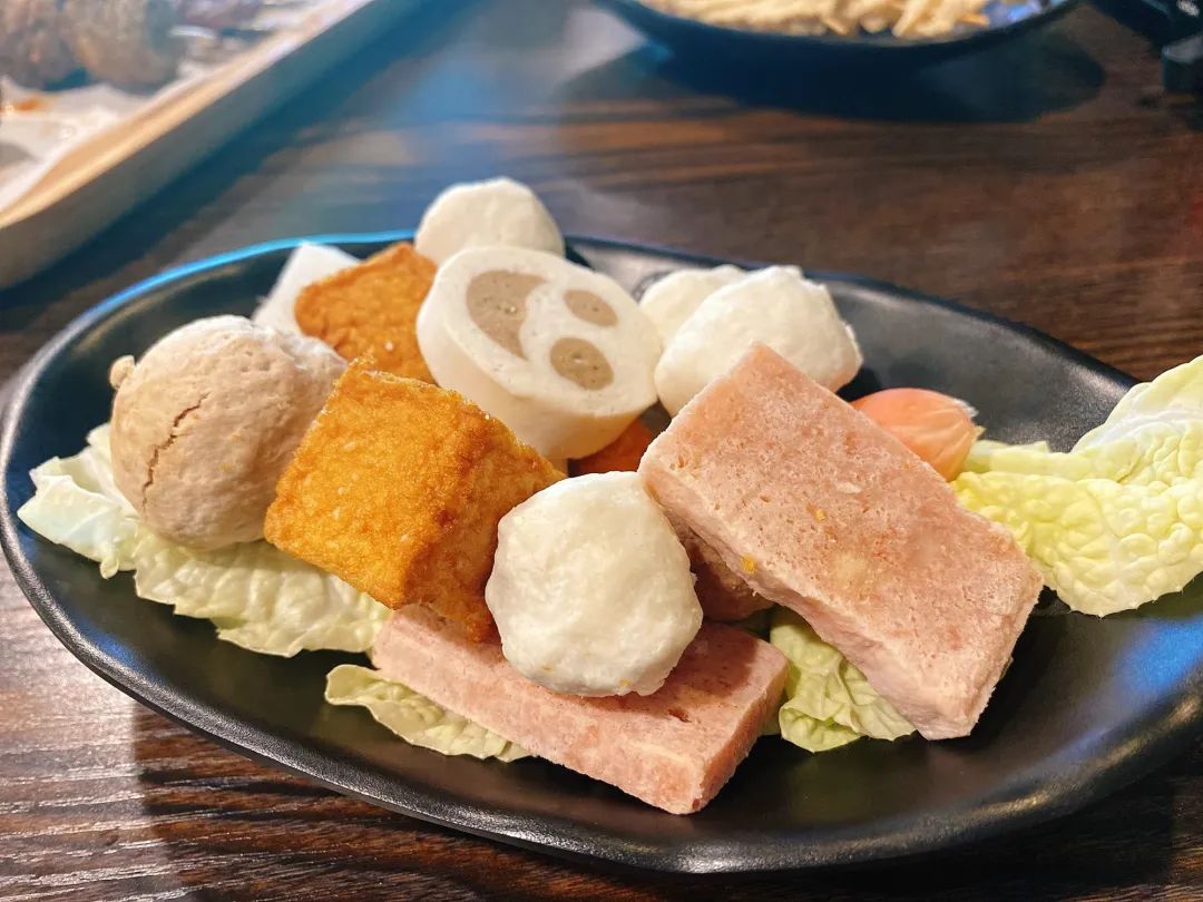 【无需预约•叁拾小烧烤BBQ】仅99元抢超值3~4人套餐,养生火锅烧烤宴,滋补人参鸡火锅+羊肉烧烤+潮汕手打牛肉丸烧烤+……