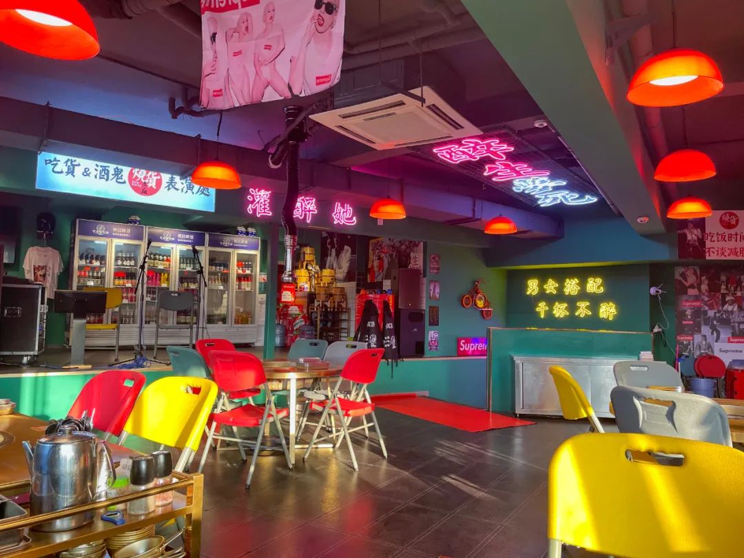 【王思聪看上的餐厅 | 浙大紫金港店】风靡魔都的网红“海鲜呼啦圈”——【烧货煮厂】杭州首店!~现仅168元打卡门市价521元的炭烧海鲜套餐!16个菜品,带你360°畅享鲜美海鲜,好吃到停不下来!