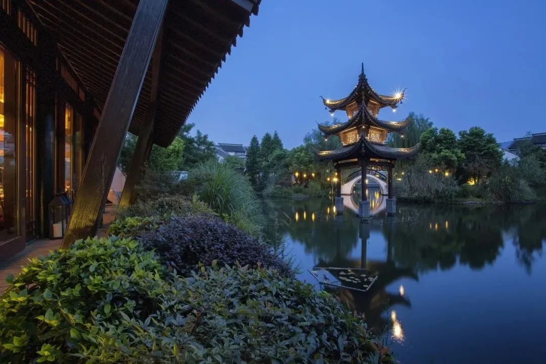 【春节可用丨国际度假村西溪悦榕庄自助餐|超长使用期】限时特价仅228/428元享价值348/870元【西溪悦榕庄湖光阁单人/双人自助晚餐】独享西溪无敌核心美景!海量吃食无限量畅吃!