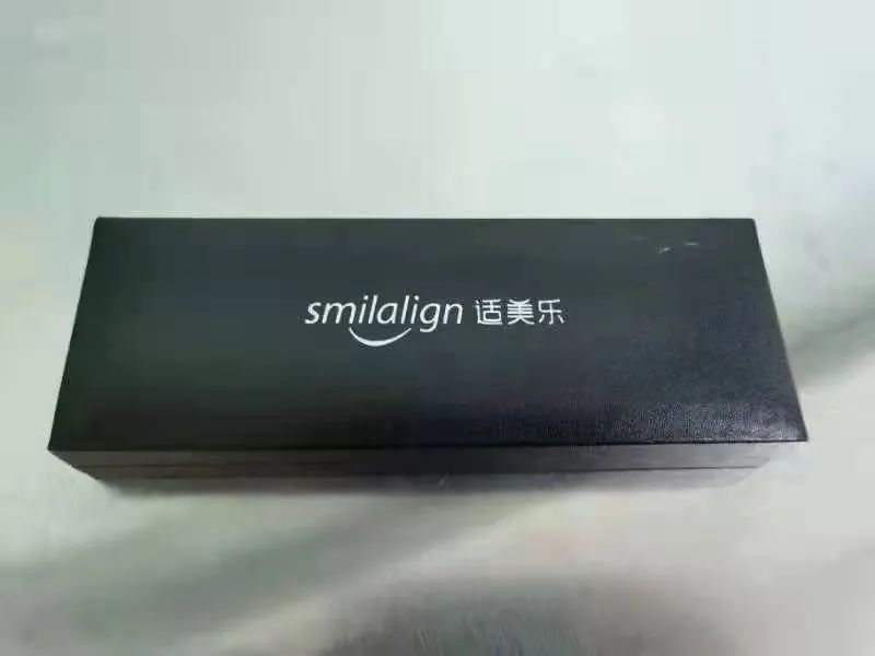 【八店通用&京立口腔】您身边的口腔专家~仅49.9元抢门市价680元一大一小口腔护理套餐!口腔检查+ 曲面断层片+成人超声波洁牙+无痕抛光 儿童防龋涂氟+儿童正畸设计方案……让孩子和你都拥有一口健康白净的牙齿~