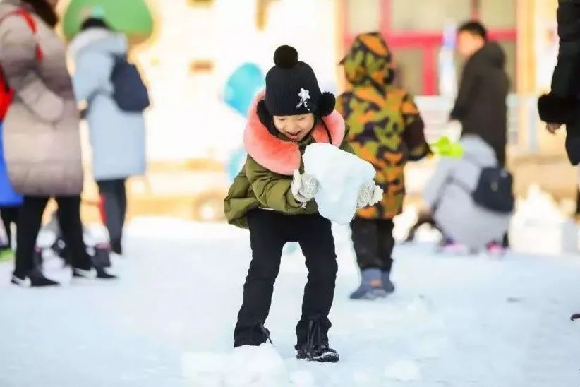 【无需预约~天津人家门口的滑雪场】仅99元抢门市价120元的【冰雪节套餐】天津海昌极地海洋公园滑雪场场内8大滑雪项目通玩(极地动物大合集、七彩雪道、疯狂飞碟、超级碗、阿里巴巴大探宝、迷你摩托、雪地飞车、平衡车)等~【天津海昌极地冰雪节 ,承包剩余冬天里的欢乐与惊喜 ,生活中感受不到的欢声笑语 ,极地冰雪节给你!】周末节假日通用不加价
