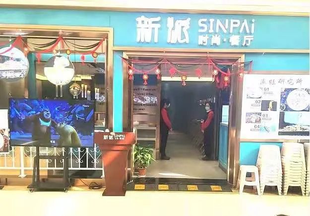 【玺悦城•无需预约•周末小年通用•新派时尚主题餐厅】79.9元抢门市价167元的香辣牛蛙超值套餐!香辣牛蛙/紫苏牛蛙(牛蛙、明虾、鸡脚、豆皮、花菜、莴笋)+麻辣藕片+酸梅汁+米饭一桶,赠送餐前水果,红豆汤、小吃无限量自助……蛙控福利,咫尺美味!